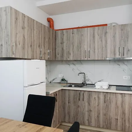 101 Cirk Apartman Tirana